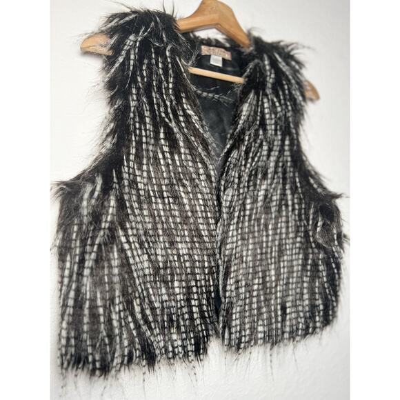 Modern Heritage Faux Fur Vest Size M/L Black White Sleeveless Western Boho - Picture 7 of 12